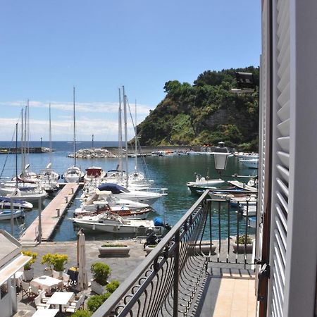 Hotel Ristorante Crescenzo Procida Camera foto