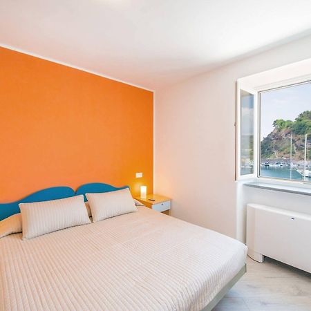 Hotel Ristorante Crescenzo Procida Esterno foto