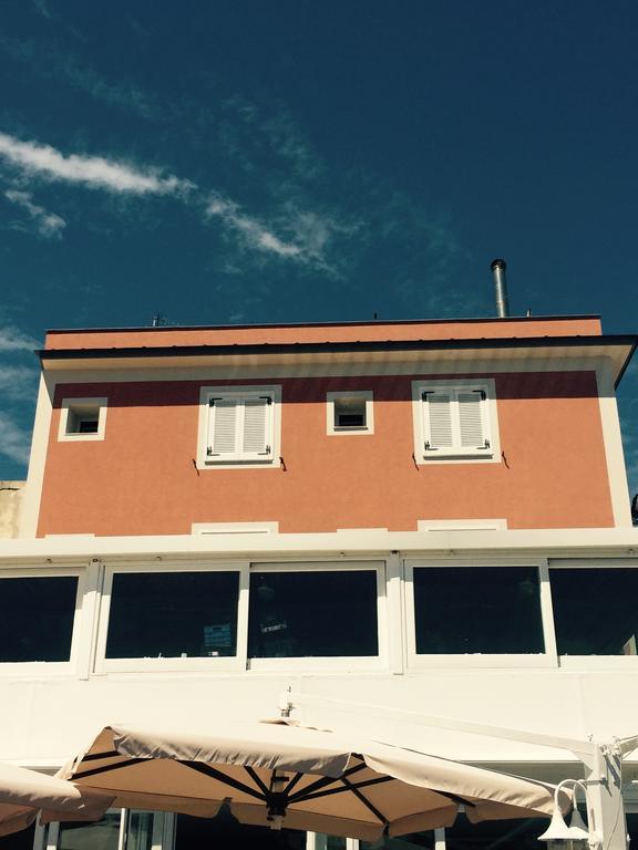 Hotel Ristorante Crescenzo Procida Esterno foto