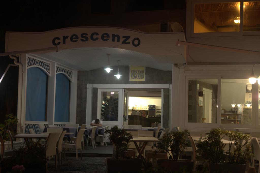 Hotel Ristorante Crescenzo Procida Esterno foto