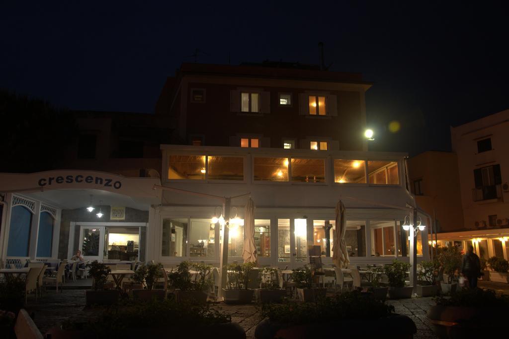 Hotel Ristorante Crescenzo Procida Esterno foto