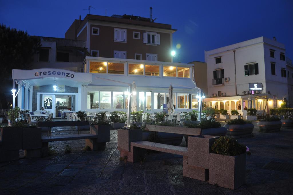 Hotel Ristorante Crescenzo Procida Esterno foto