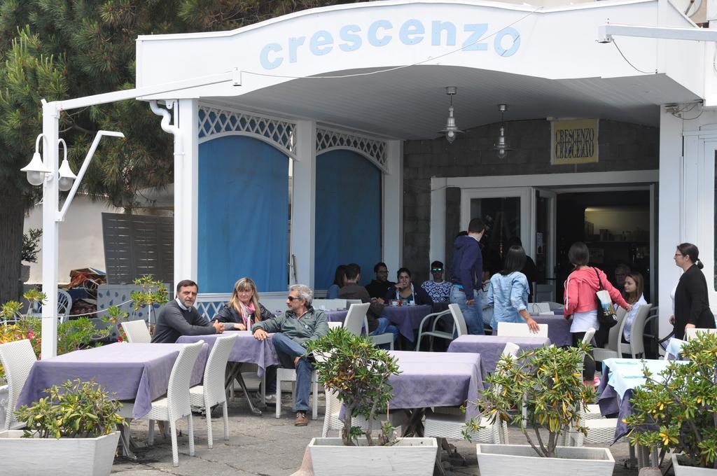 Hotel Ristorante Crescenzo Procida Esterno foto