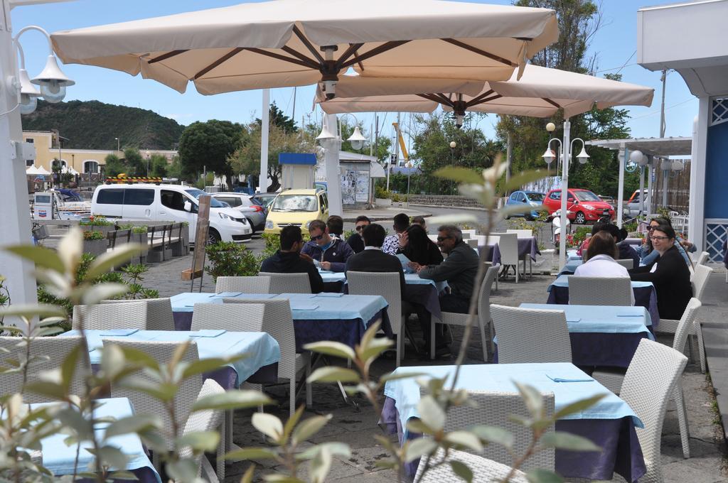 Hotel Ristorante Crescenzo Procida Esterno foto