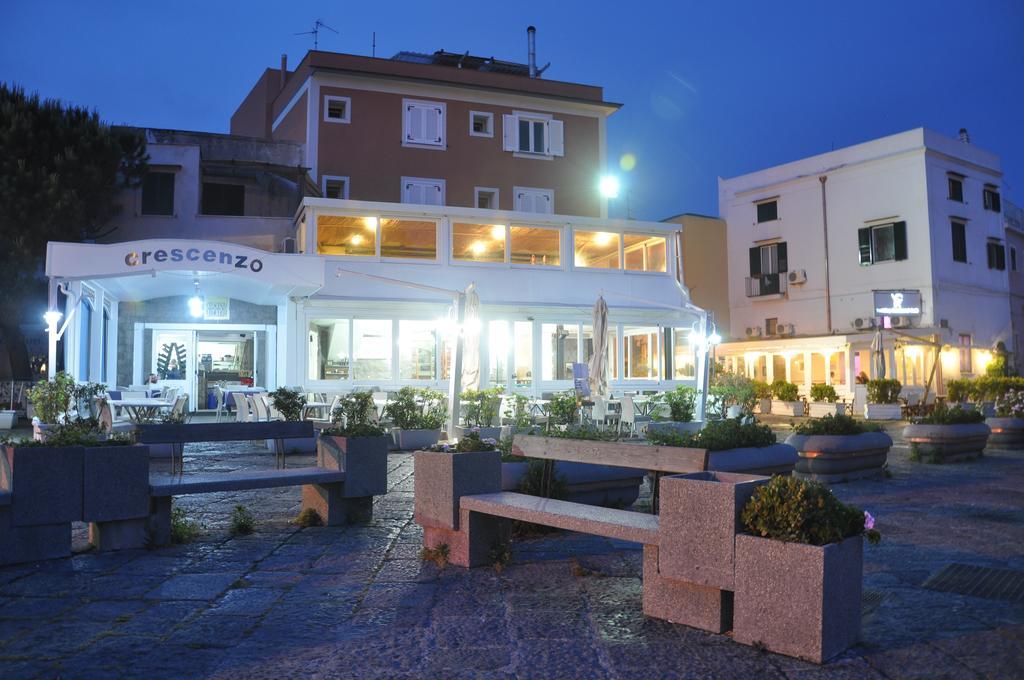 Hotel Ristorante Crescenzo Procida Esterno foto