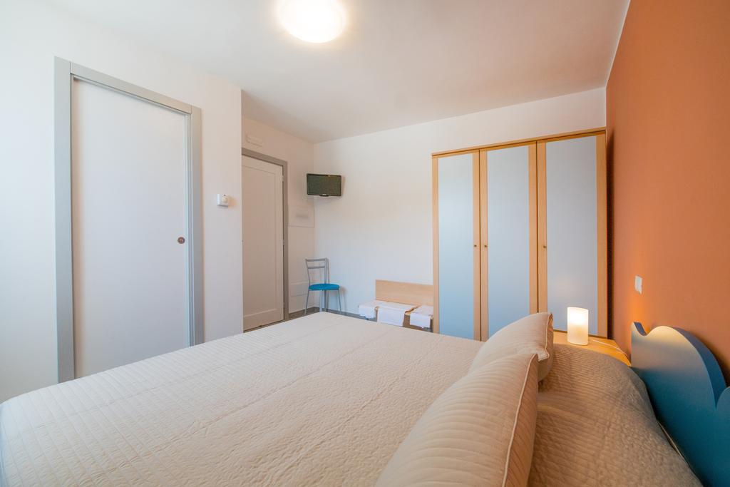 Hotel Ristorante Crescenzo Procida Esterno foto