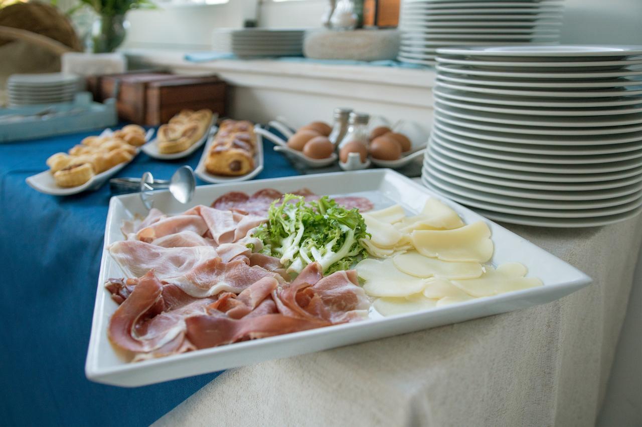 Hotel Ristorante Crescenzo Procida Esterno foto