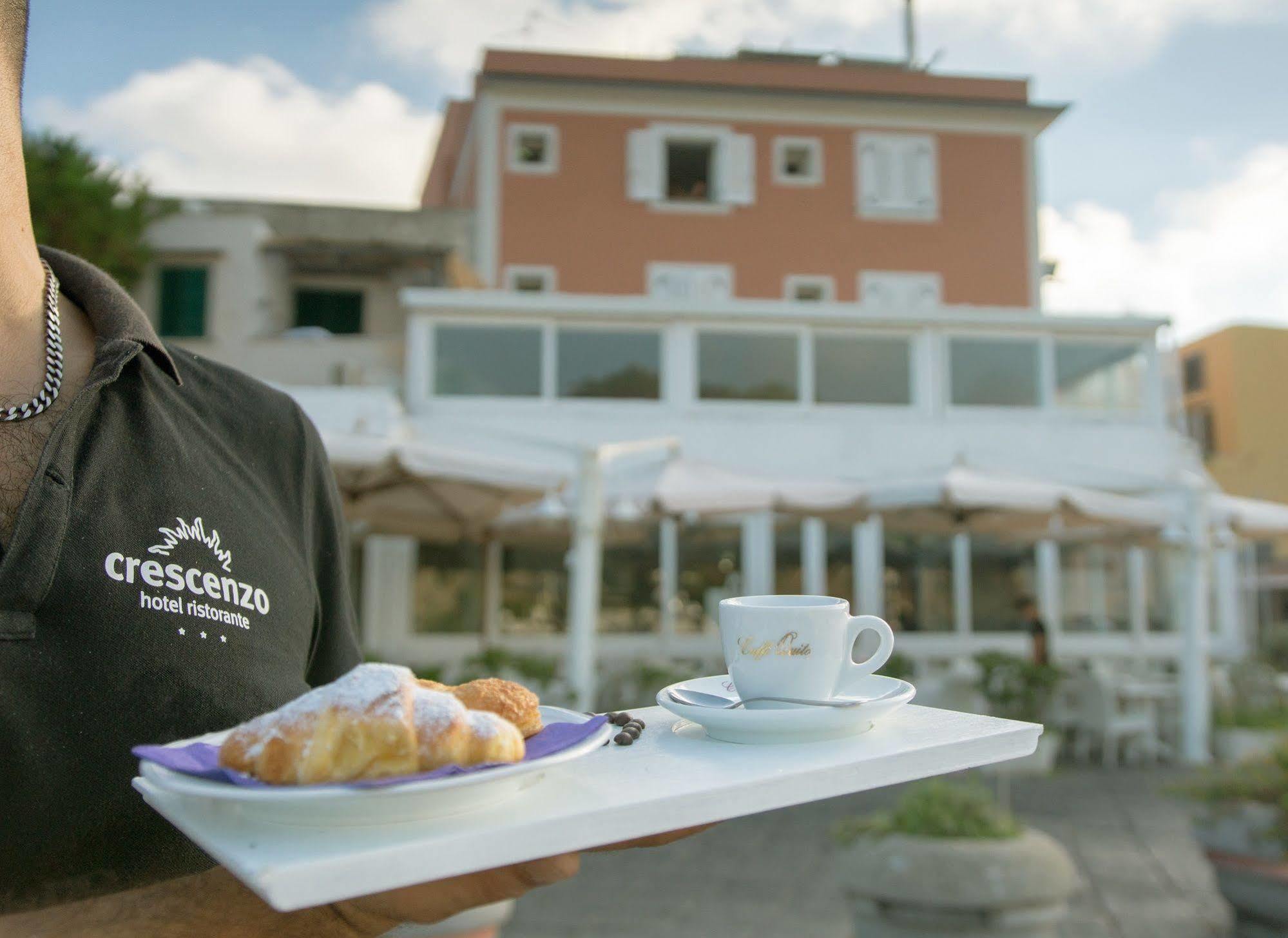Hotel Ristorante Crescenzo Procida Esterno foto