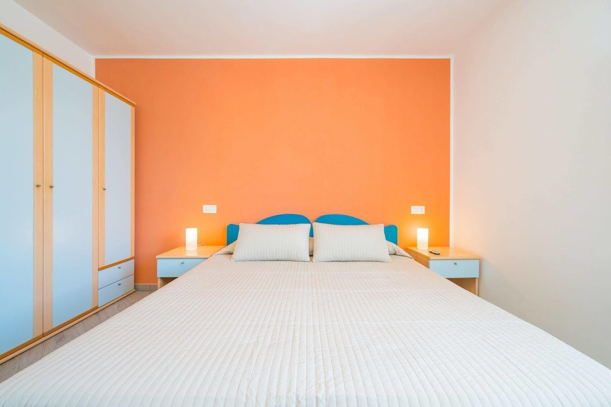 Hotel Ristorante Crescenzo Procida Esterno foto