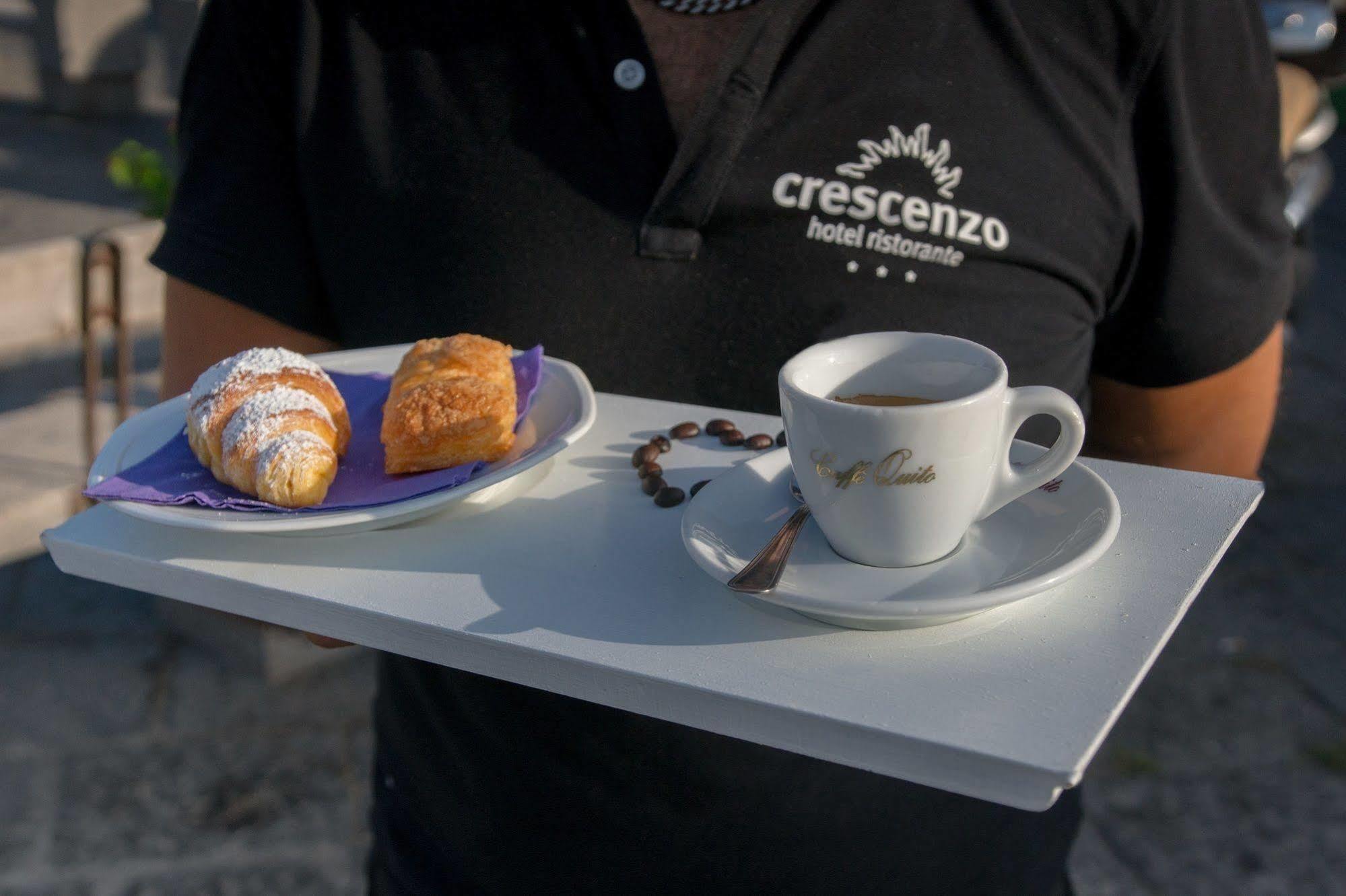 Hotel Ristorante Crescenzo Procida Esterno foto